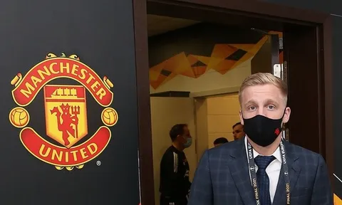 Van de Beek có thể đã tìm ra vị trí mới ở Man Utd