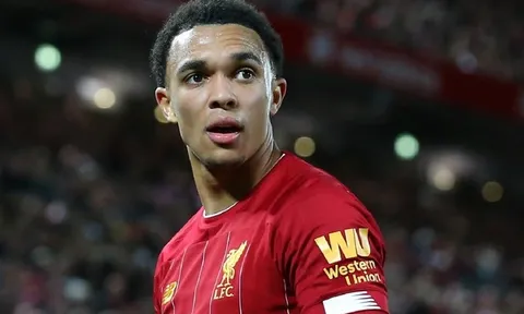 Đá tiền vệ hay hậu vệ? Alexander-Arnold có câu trả lời