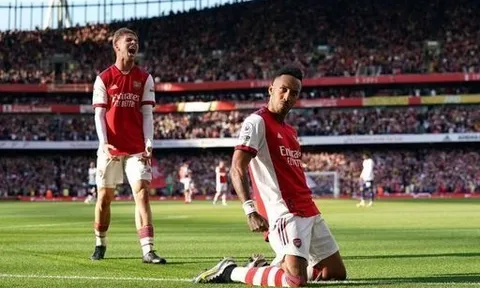 "Arsenal ghi 3 bàn chỉ sau vỏn vẹn 4 cú sút trúng đích"