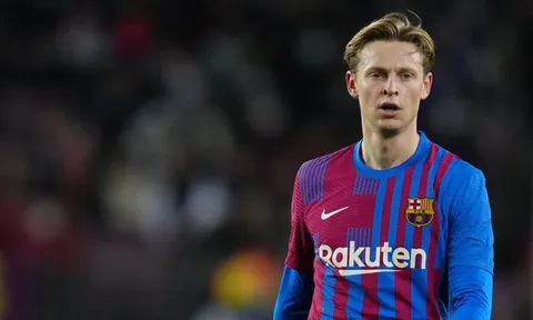 Đại diện De Jong 'cạch mặt' Barca