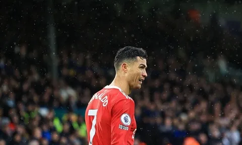 Đại gia Ả Rập gây sốc, chốt lương 250 triệu euro cho Ronaldo