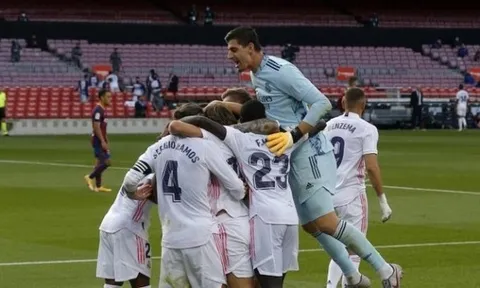Đại thắng Barca, Courtois nói liền 1 câu khiến CĐV Real phấn khích