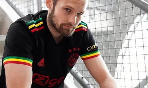 Daley Blind đẹp trai như người mẫu, quảng bá áo đấu Ajax