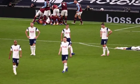 Dẫn 3-0 sau 16 phút, Tottenham vẫn chia điểm trong ngày Bale ra mắt