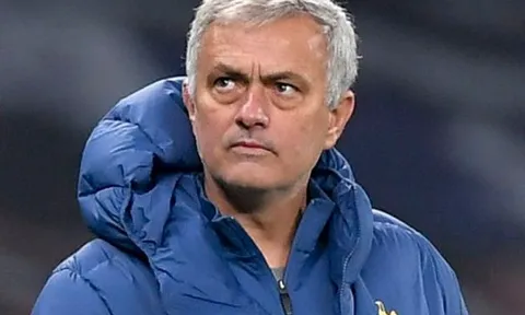 Dẫn đầu NHA, Mourinho tuyên bố "khó chấp nhận" thực tế về Man Utd và Man City