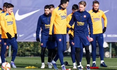 Dàn sao Barca chơi 'đập tay' trước thềm đấu Atheltic