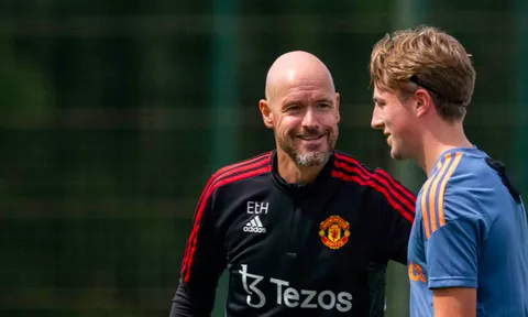 Ten Hag bắt đầu thoải mái hơn với dàn sao M.U ở buổi tập thứ 2