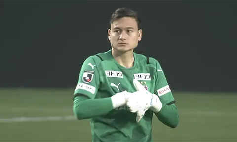 Đặng Văn Lâm giữ trắng lưới trong ngày bắt chính đầu tiên ở Cerezo Osaka
