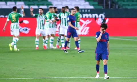 Đánh rơi chiến thắng, Atletico Madrid lỡ cơ hội bứt tốp với Real và Barca