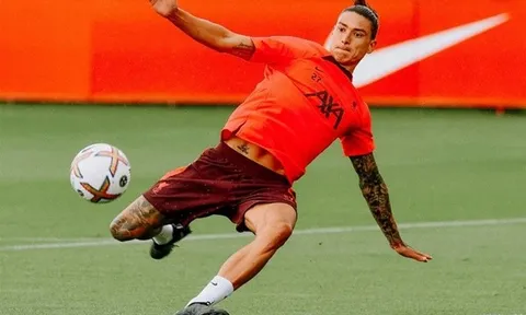 Darwin Nunez tập luyện cật lực, quyết 'mở tài khoản' tại Premier League
