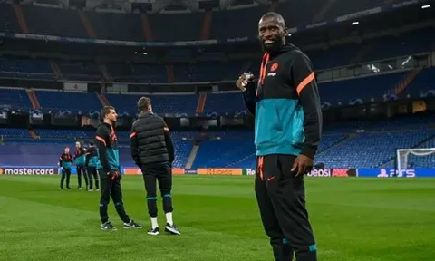 Đặt chân đến Madrid, dàn sao Chelsea tự tin đến lạ
