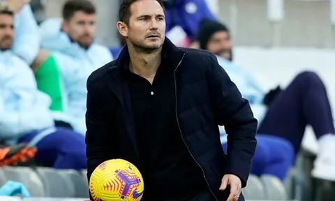 Đấu Newcastle, Frank Lampard khiến NHM ấm lòng với 1 hành động
