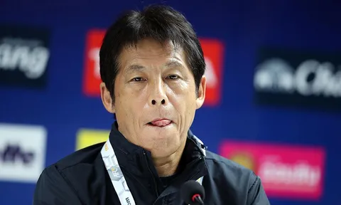 Đấu Việt Nam cận kề, HLV Akira Nishino bất ngờ rời Thái Lan