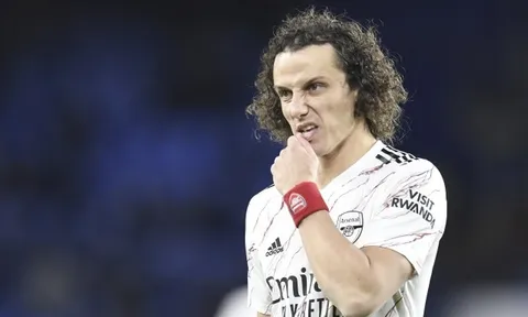 Sao Arsenal quá cầu toàn, Luiz phát cáu la ngay trên sân