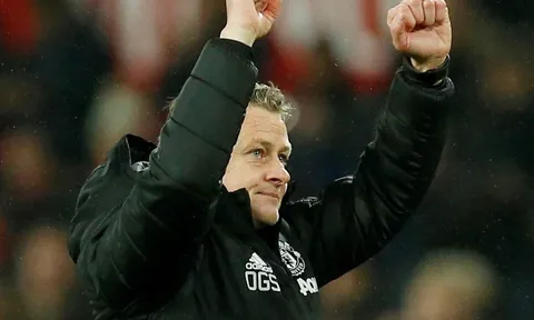 Đây, điều Solskjaer làm với Sir Alex ngay sau khi đánh bại Man City!