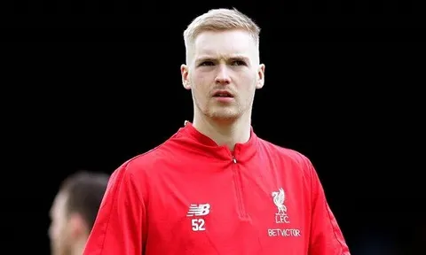 Caoimhin Kelleher nói gì về các đàn anh ở Anfield?