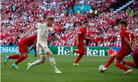 De Bruyne đã cứu Bỉ khỏi "cửa sinh tử" như thế nào?