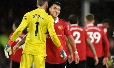 De Gea lột xác trong ngày đụng độ 'kẻ thay thế'
