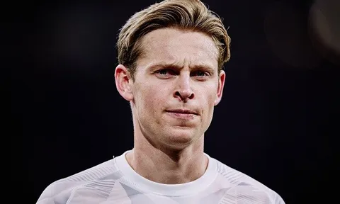 Đại diện De Jong ngó lơ đề nghị của Barca