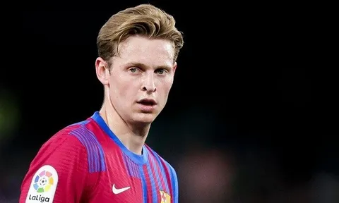 Barca ra quyết định tàn nhẫn với De Jong