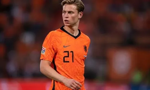 De Jong đang khiến chuyển nhượng của Man Utd bị trì trệ