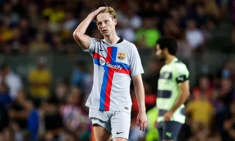 "De Jong không muốn đến Man United, nhưng cậu ấy thì có"