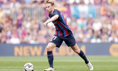 De Jong lại khiến Ten Hag nuối tiếc