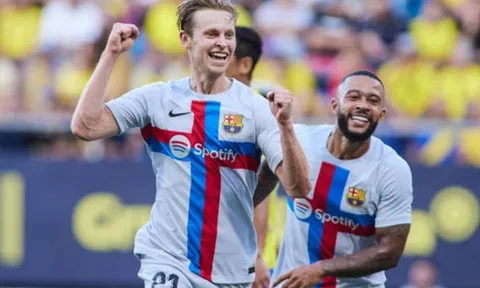 De Jong 'mở tài khoản', Barca lên đỉnh La Liga