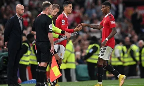 “Để Ronaldo dự bị cho Elanga là quyết định ngu ngốc nhất lịch sử bóng đá”