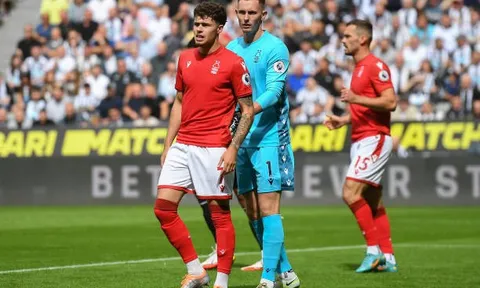 Dean Henderson nhanh chóng gây ấn tượng sau khi rời Man Utd