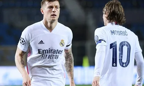 Kroos chuyền bóng 'xé toạc' Liverpool, Declan Rice ngả mũ kính phục