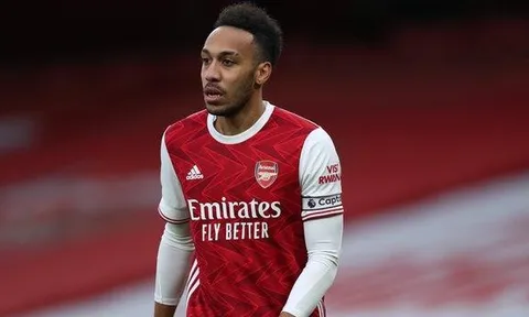 Đến trận đấu muộn, Aubameyang đối mặt 'án phạt nguội' từ Arsenal