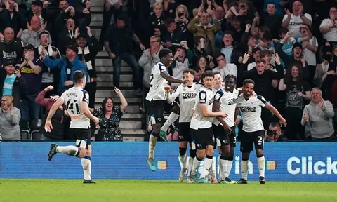 Derby County của Rooney ngăn đối thủ sớm trở lại Premier League