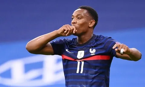 Mang phong độ tại Man Utd lên ĐT Pháp, Martial 'nhận quà' từ Deschamps