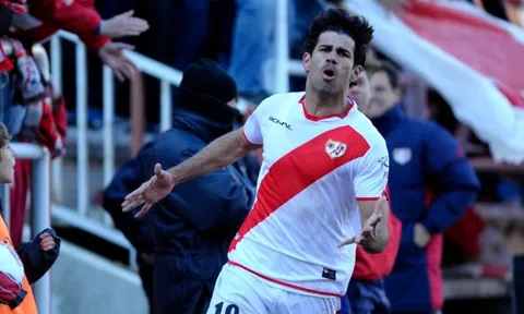 Diego Costa thoát cảnh thất nghiệp