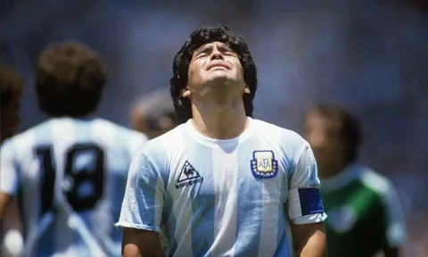 "Vĩ đại nhất; Giỏi hơn cả Pele": Từ Mourinho đến Messi, Maradona xuất sắc như thế nào trong mắt làng túc cầu?