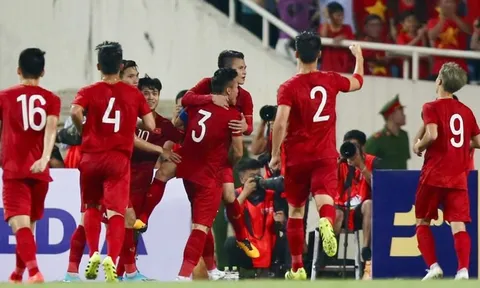 Điểm tin trưa 12/10: Ronaldo rực sáng, Việt Nam sáng cửa tại VL World Cup