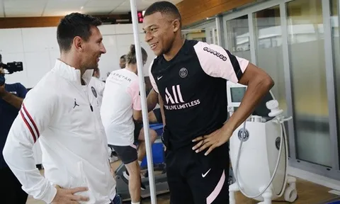 Diện kiến Messi, Mbappe lập tức làm 1 điều