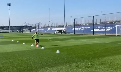 Sau phát ngôn của Pep, Aguero bất ngờ trở lại tập luyện