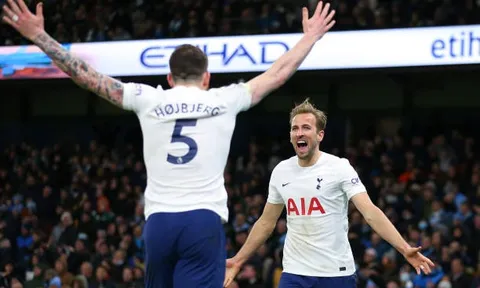 Điên rồ phút bù giờ, Conte gây địa chấn tại Etihad