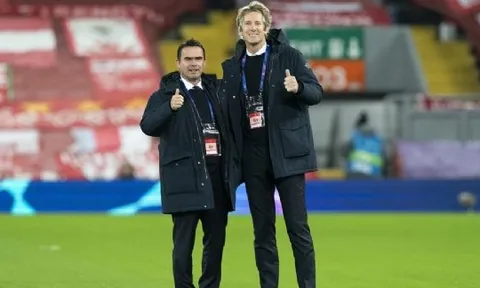 'Điện thoại của Marc Overmars sẽ đổ chuông liên tục những ngày tới'