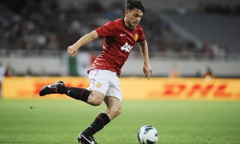 Điều gì đã xảy ra với 'wonderkid' rời M.C để đến M.U năm 2012?