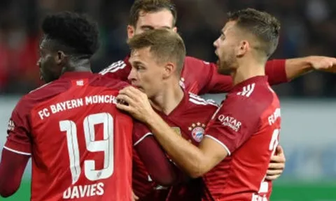 Dính thẻ đỏ ngay đầu hiệp 2, Bayern vẫn ca khúc khải hoàn