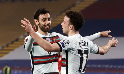 Bruno Fernandes phấn khích khi sao Liverpool ghi bàn
