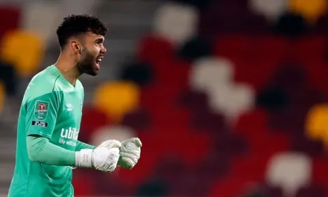 'Đó là cái tên Liverpool nên mua để dự bị cho Alisson'