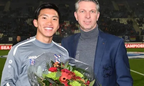 Đoàn Văn Hậu tươi rói khi được vinh danh, vẫn chưa có trận ra mắt Heerenveen