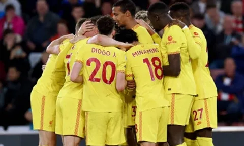 Đội hình 2 áp đảo toàn diện, Liverpool bám đuổi Man City đến cùng