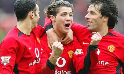 Đội hình đáng khao khát của M.U ngày Ronaldo ra mắt năm 2003