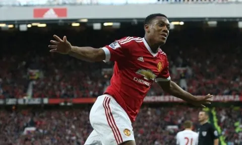 Đội hình Man Utd ngày Martial ra mắt: Carrick sát cánh Schweinsteiger, Fellaini trung phong
