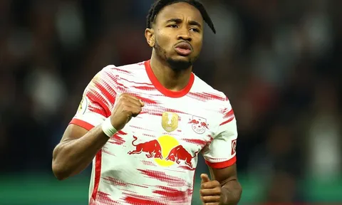 Đội hình tiêu biểu Bundesliga tháng 5: Khát khao của M.U